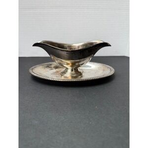 Castleton Silver Plated Gravy Boat with Attached Underplate Gadroon Edge Vintage